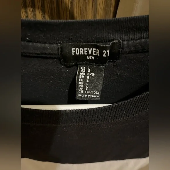 Forever21 Men’s T-Shirt (Black and White)- Size: Large - Picture 2 of 3